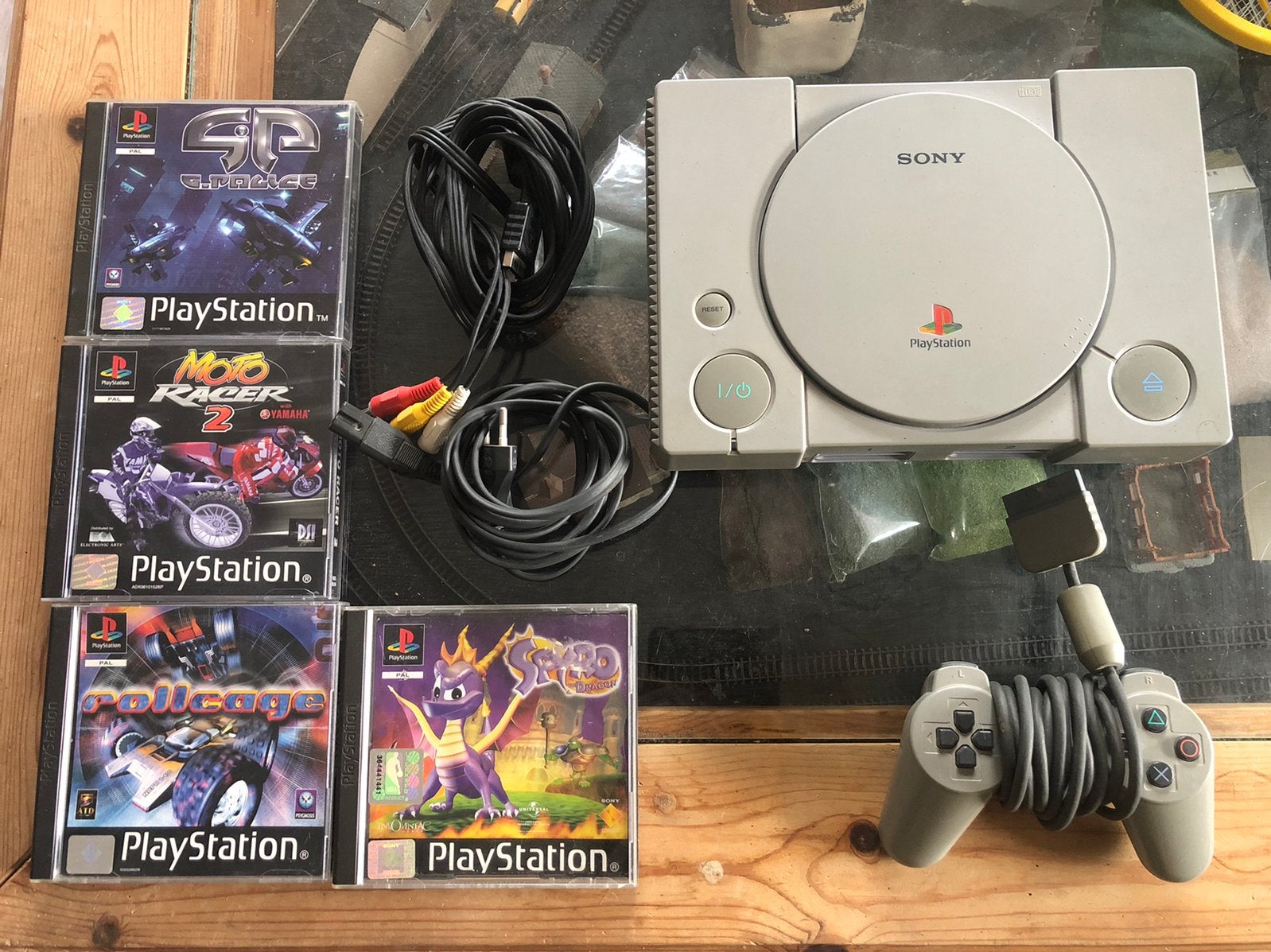 Playstation 1, met 4 games, Werkt!, Ophalen of Verzenden, Zo goed als nieuw, Met 1 controller