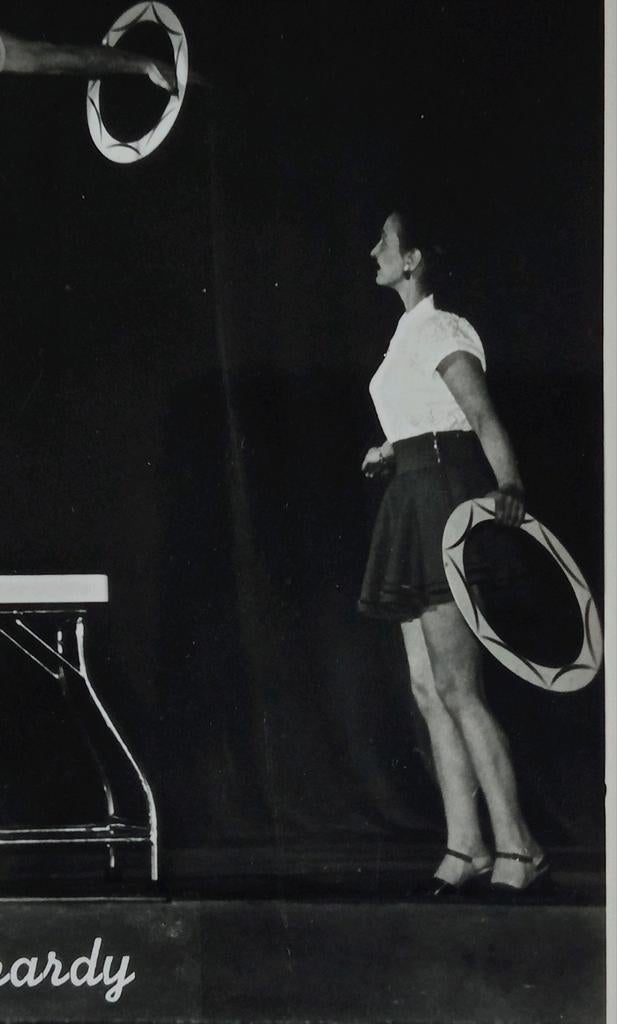 Vintage Foto: Rif-Gerardy, Acrobatiek met Hoepels, Ophalen of Verzenden, 1940 tot 1960, Gebruikt