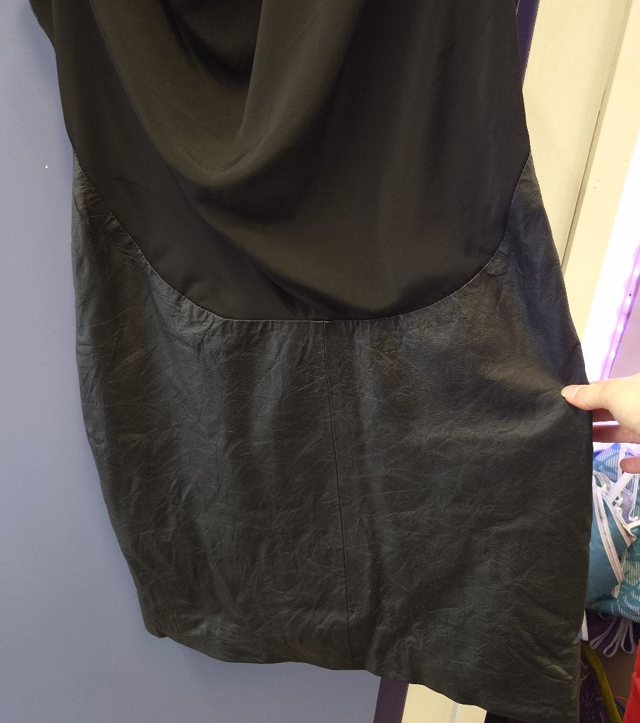 Gestuz leren jurk zwart maat 42 (valt als M) 100% leer 52056, Kleding | Dames, Maat 38/40 (M), Gestuz Fashion, Zwart, Ophalen of Verzenden