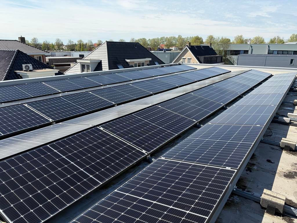 56 zonnepanelen (385Wp) inclusief 2 solis omvormers, Ophalen, Zo goed als nieuw, Compleet systeem, 200 wattpiek of meer
