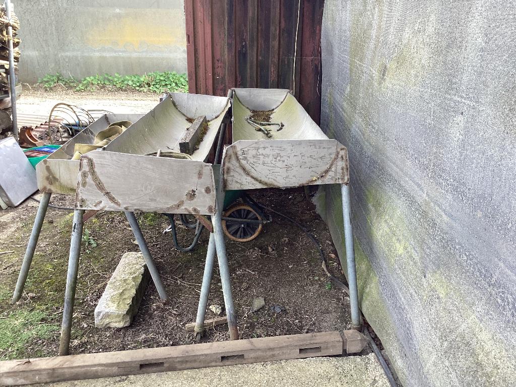 Te koop. Grote roestvrijstalen voerbakken, Hobby en Vrije tijd, Overige Hobby en Vrije tijd, Ophalen, Gebruikt