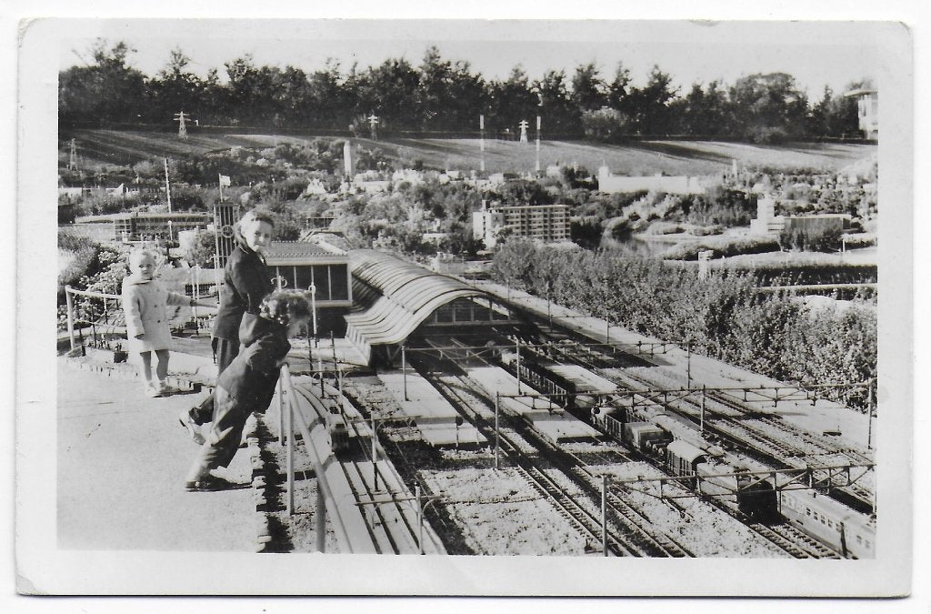 Den Haag Madurodam Oude Gelopen Ansichtkaart ( B6368 ), Ophalen of Verzenden, 1960 tot 1980, Gelopen, Zuid-Holland