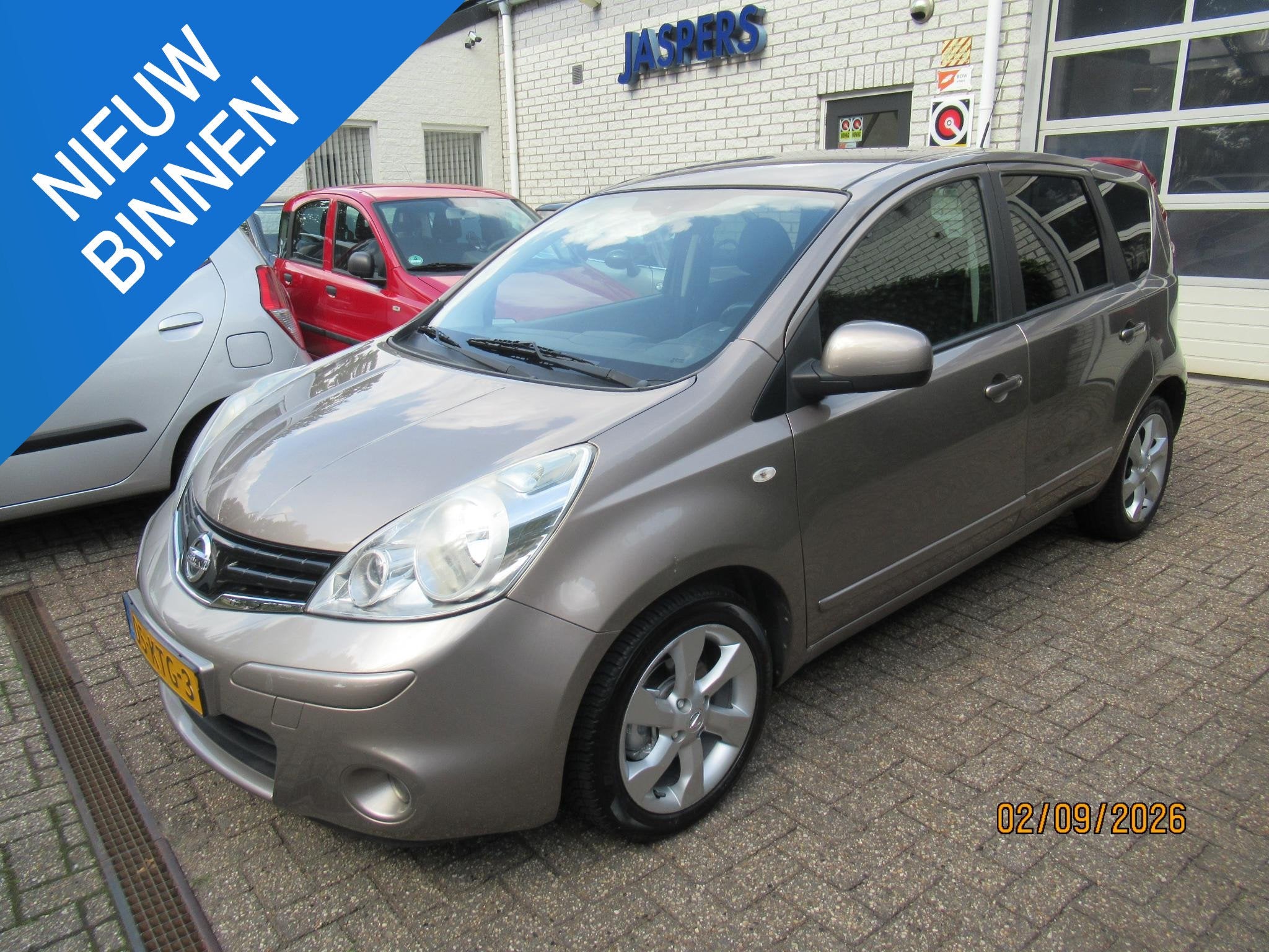 Nissan Note 1.6 Acenta, Gebruikt, 750 kg, 4 cilinders, Bruin