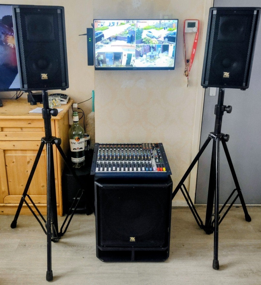 Complete PA-set: 2x Top, 1x Subwoofer, Mengpaneel, Ophalen, Gebruikt, 10 tot 20 kanalen, Microfooningang