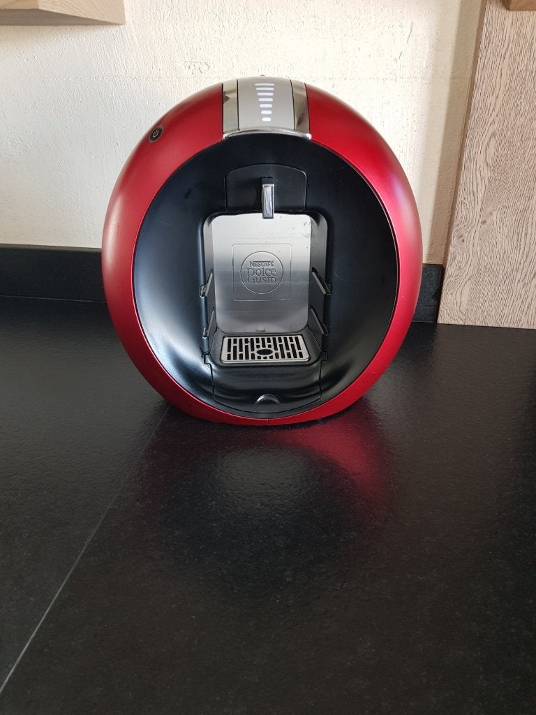 Dolce Gusto koffie machine, Ophalen, Koffiemachine, Zo goed als nieuw, Koffiepads en cups