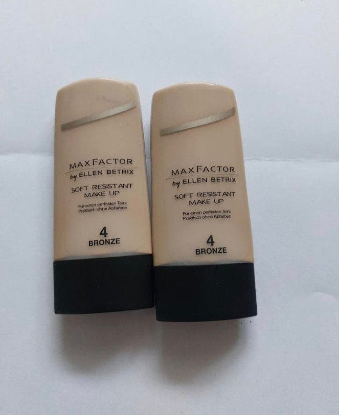 2 nieuwe max factor foundations (advr 51), Overige kleuren, Gehele gezicht, Nieuw, Ophalen of Verzenden