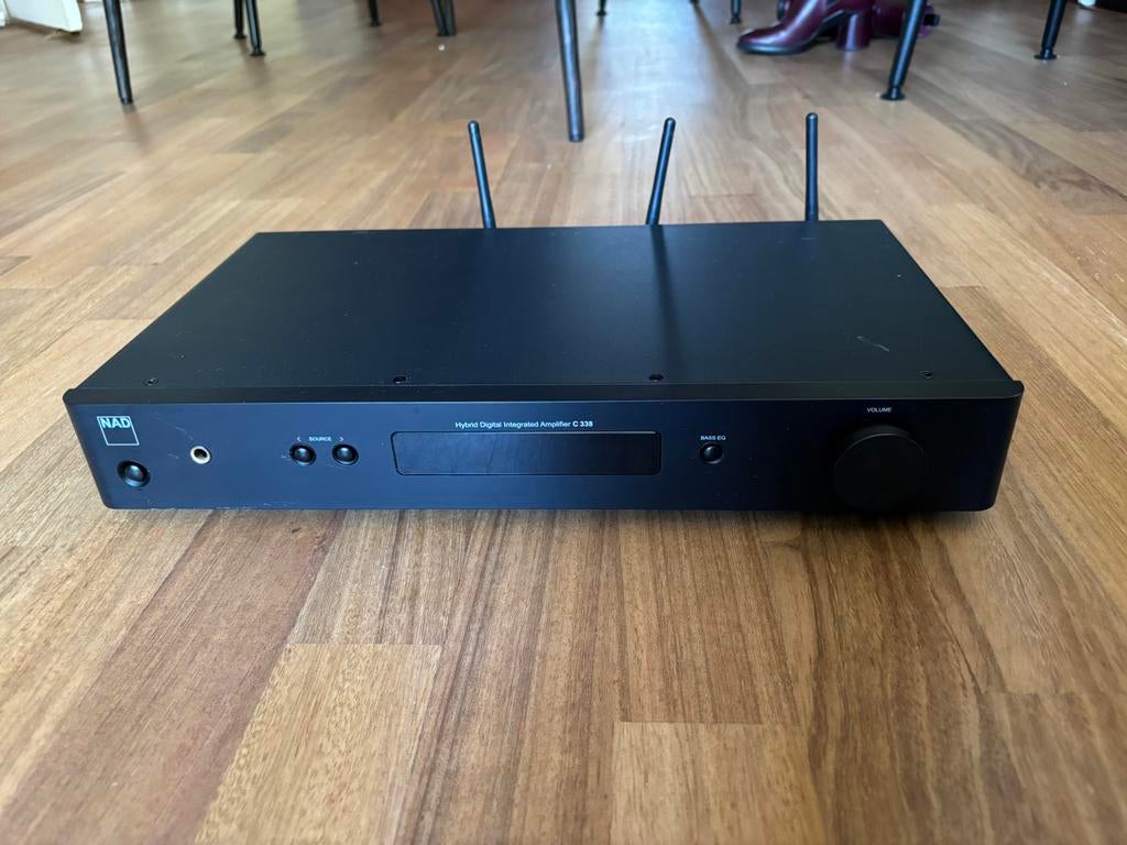 NAD 338 Versterker Chrome cast built in, Gebruikt, 60 tot 120 watt, Stereo, Ophalen