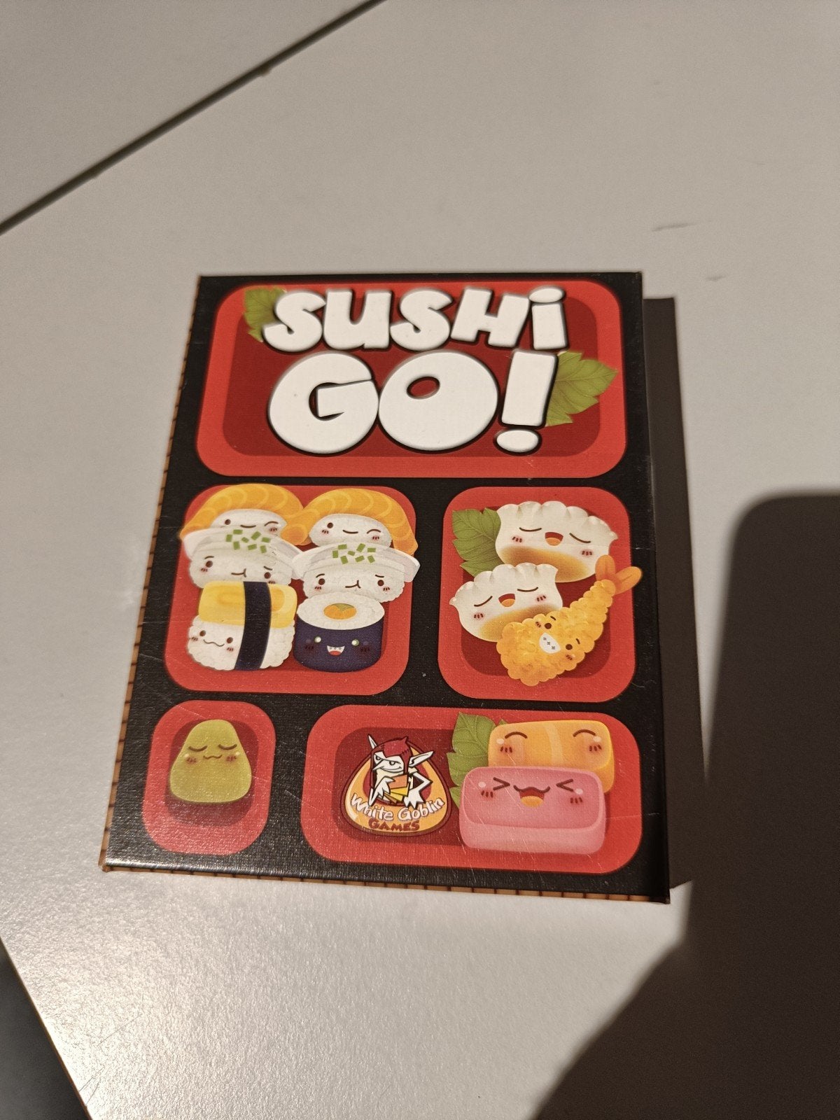 Sushi Go! Kaartspel - Compact en Leuk voor Iedereen, Vijf spelers of meer, Ophalen of Verzenden, Zo goed als nieuw, White Goblin Games