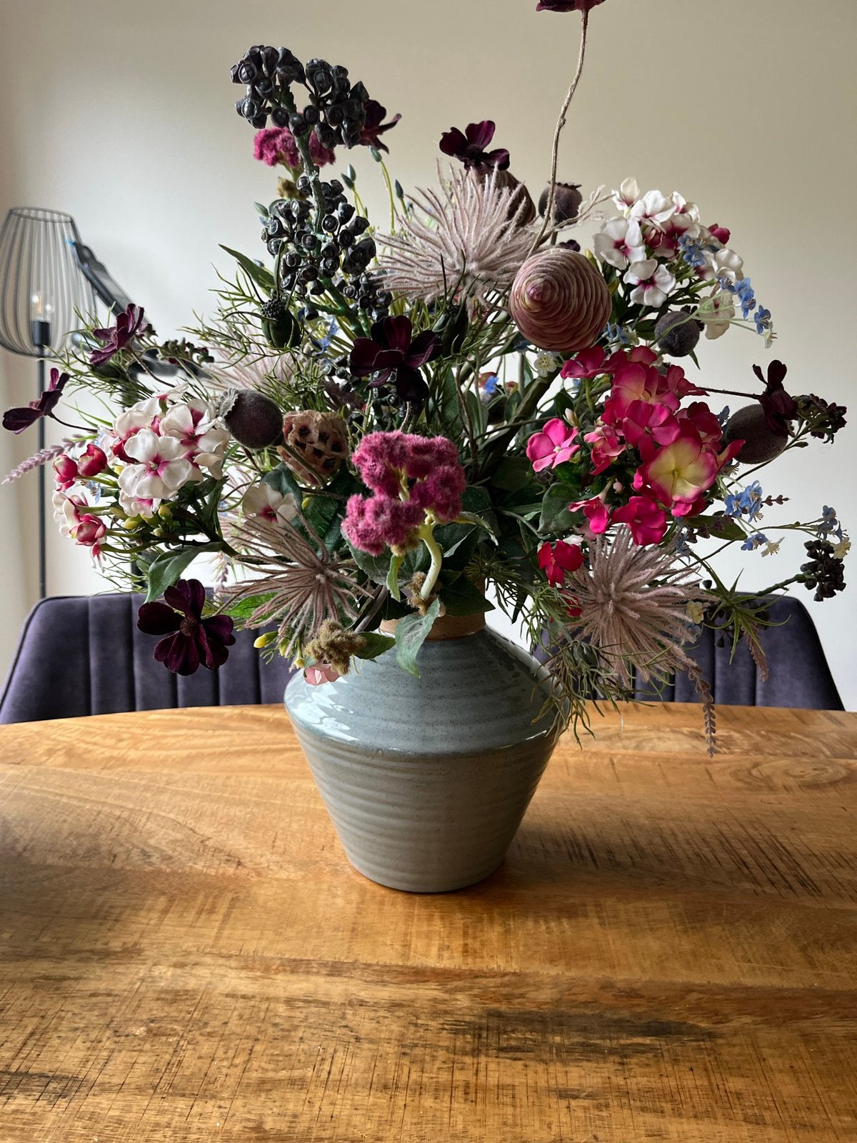Grote vaas met kunstbloemen - diverse kleuren, Huis en Inrichting, Woonaccessoires | Vazen, Ophalen, Gebruikt, Steen/keramiek