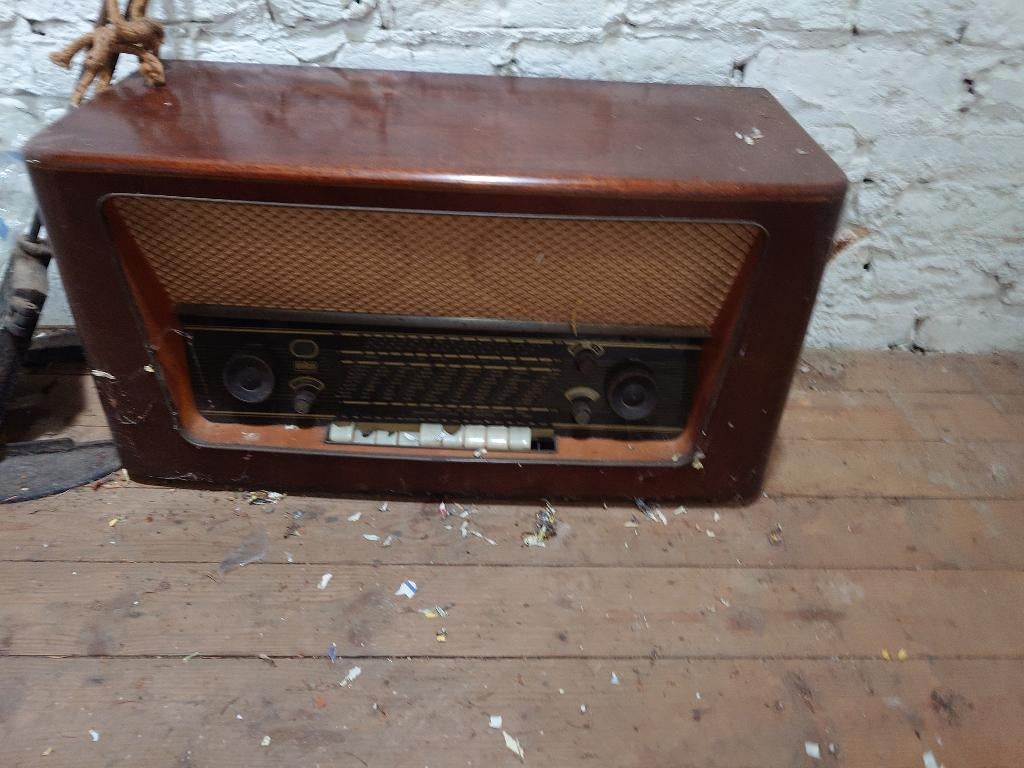 Vintage Braun buizenradio in houten kast, Ophalen