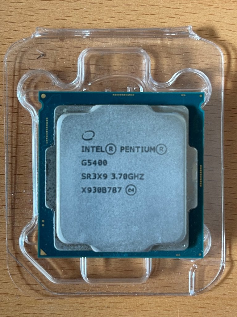 Intel Pentium Gold G5400 – Compleet in doos met koeler, Computers en Software, Processors, LGA 1151, Ophalen of Verzenden, Zo goed als nieuw