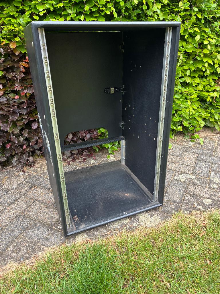 Houten 19 inch rack - 16 units, Ophalen, Zo goed als nieuw, Overige instrumenten