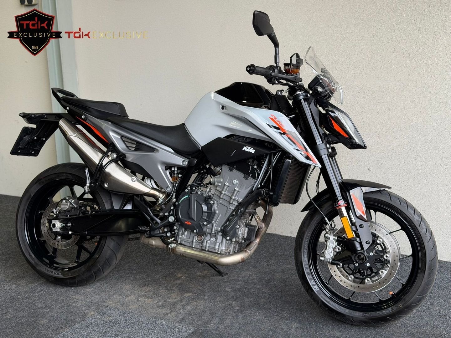 KTM 790 DUKE 2024 4.048 KM NARDO GREY NIEUWSTAAT 890 990 690, 2 cilinders, Bedrijf, Meer dan 35 kW, Minimaal motorrijbewijs A2