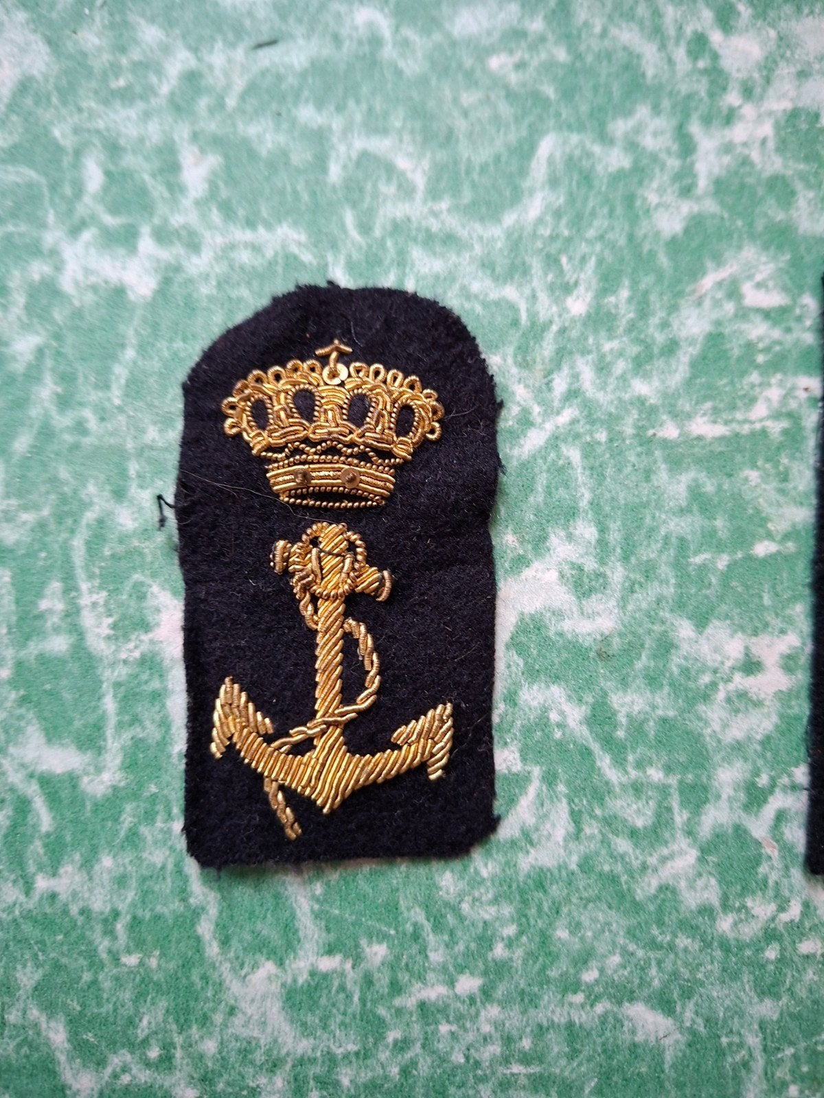 embleem. Koninklijke Marine *kroon & anker., Ophalen of Verzenden, Marine, Nederland, Embleem of Badge