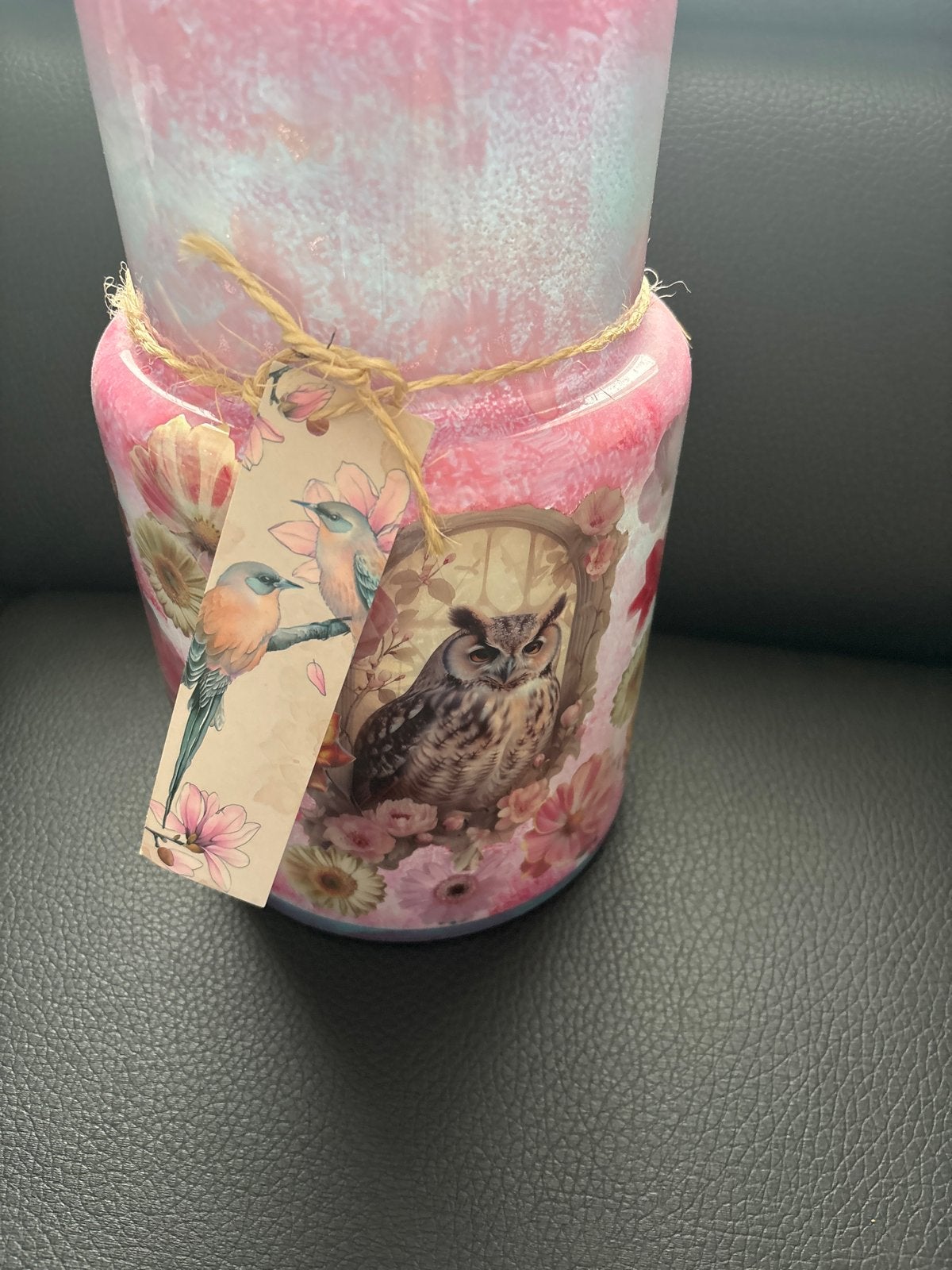 Decoratieve vaas met dierenprint en bloemen, Huis en Inrichting, Woonaccessoires | Vazen, Ophalen, Handgemaakt, Roze, Glas