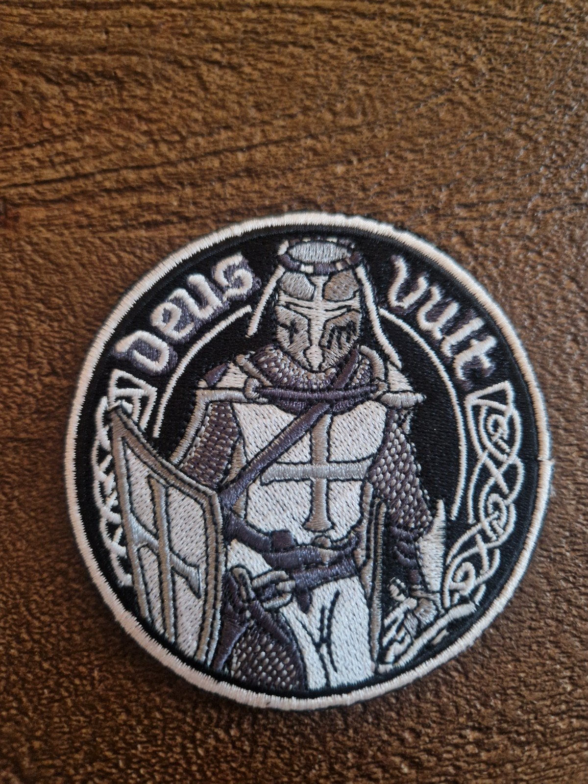 Deus Vult Kruisvaarders Embleem Tempeliers Ridder Patch, Ophalen of Verzenden, Luchtmacht, Nederland, Embleem of Badge