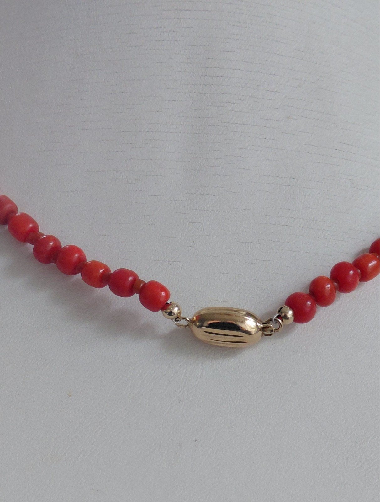 bloedkoraal ketting met gouden slot, Sieraden, Tassen en Uiterlijk, Verzenden, Goud, Ketting, Met edelsteen