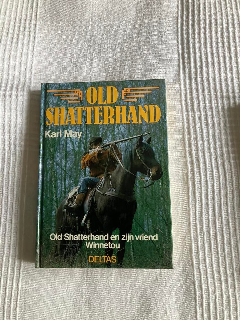 2 boeken van Karl May, Ophalen of Verzenden, Gelezen, Fictie algemeen