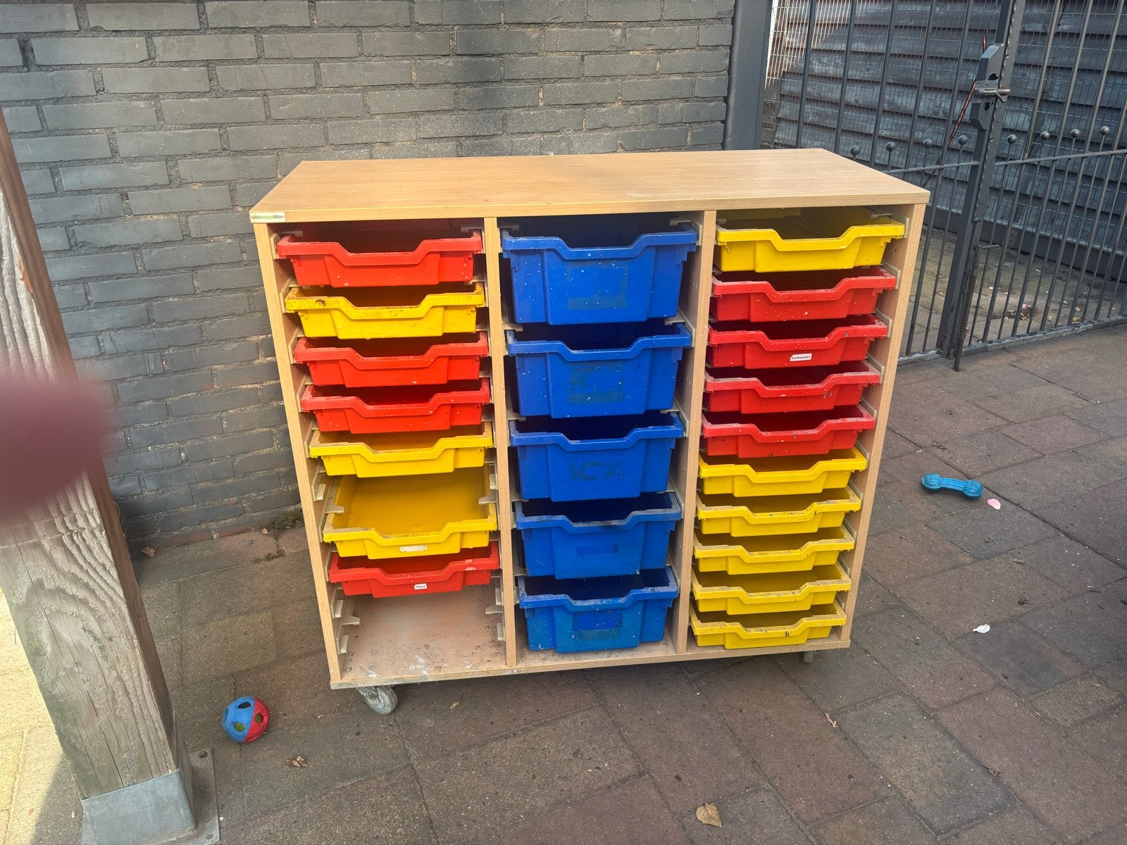 Vakkenkast met bakken 116x67x130 cm (lxdxh), Ophalen, Gebruikt