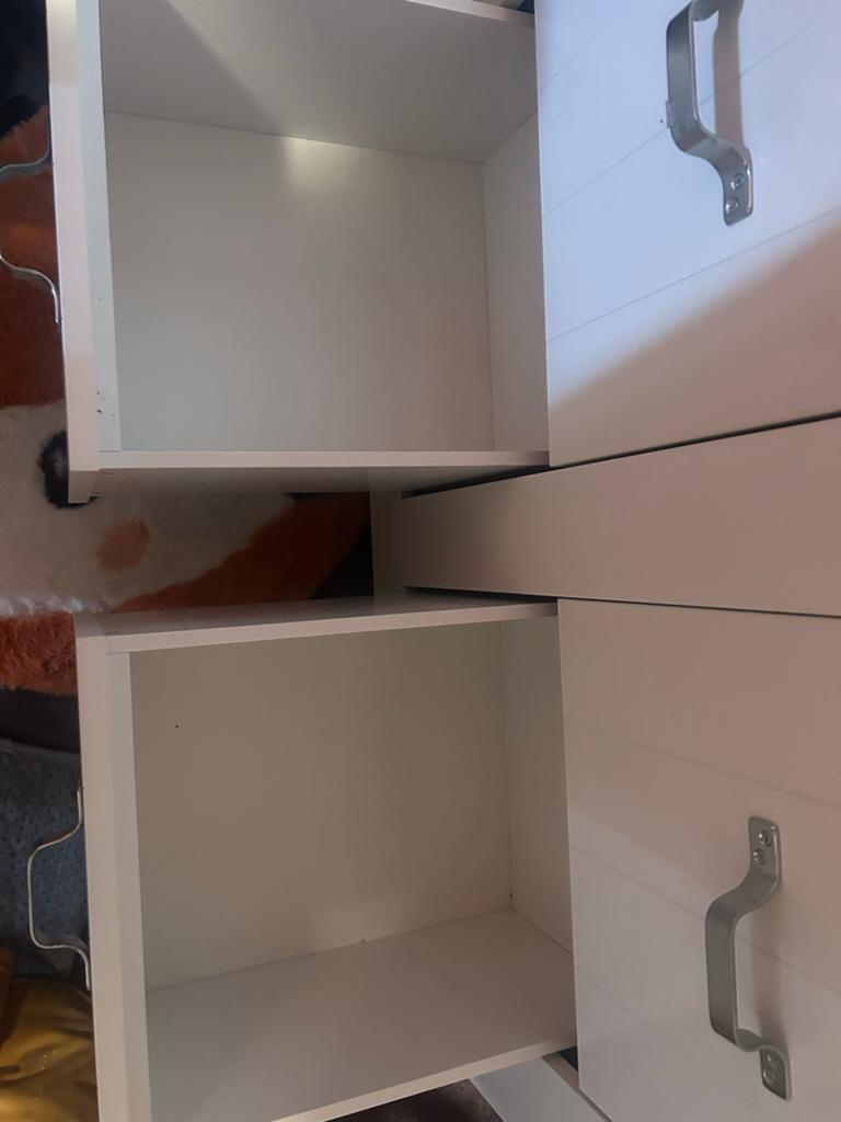Witte ladekast/commode met 4 laden, Ophalen, 100 tot 150 cm, 50 tot 100 cm, Zo goed als nieuw