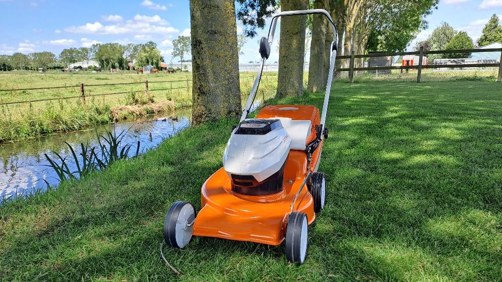 Stihl RMA 248 accu gazonmaaier, zonder accu en lader, Ophalen, Cirkelmaaier, Stihl, Mertstraat 5