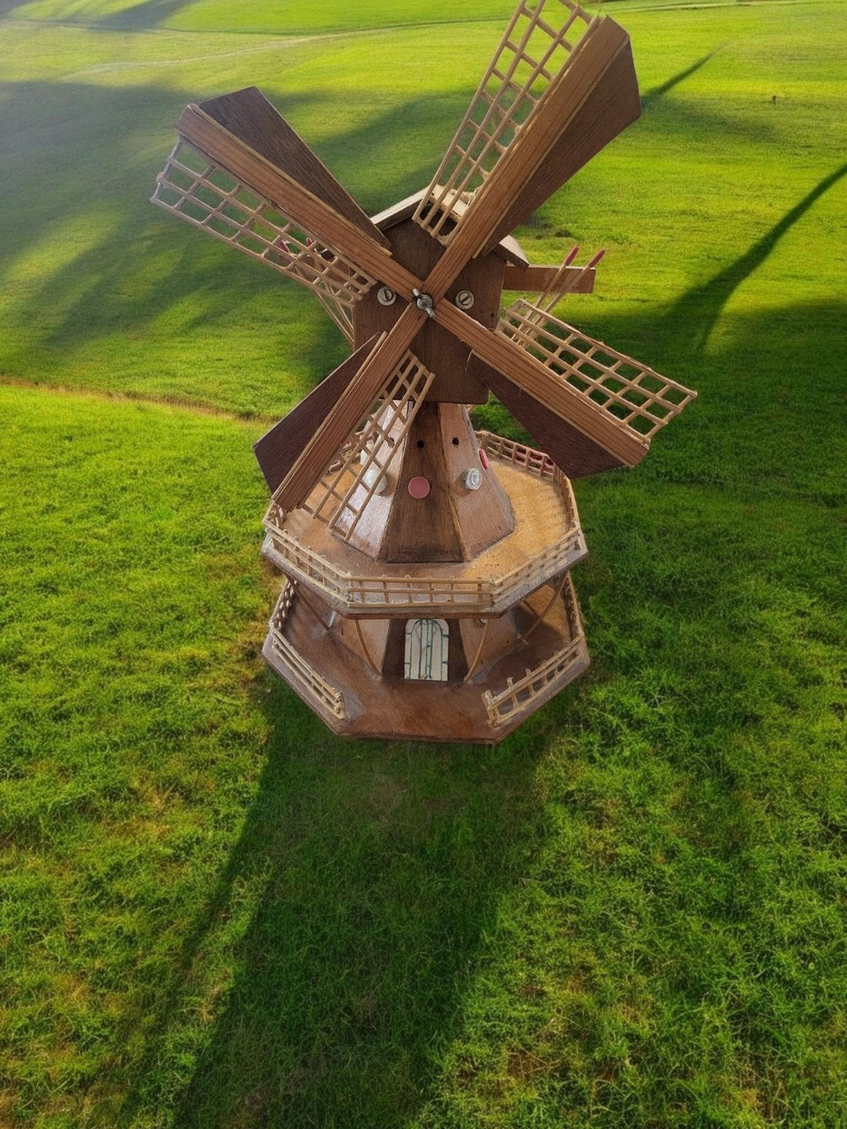 Houten molentje met verlichting en draaiende wieken, Ophalen, Gebruikt