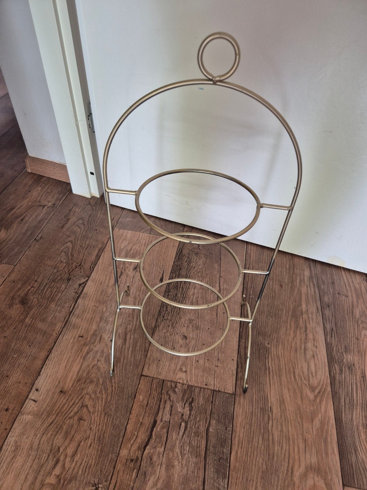 Goudkleurige 3-laags etagère met standaard, Huis en Inrichting, Woonaccessoires | Etagères, Etagère, Metaal, Ophalen of Verzenden