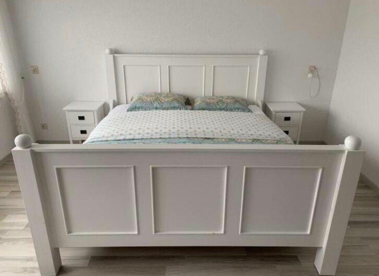 Witte landelijke bed van Goossens met lattenbodem en matras, Ophalen, Gebruikt, Wit, Tweepersoons