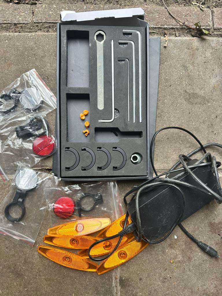 Fietsaccessoires: VanMoof oplader, Ophalen, Gebruikt