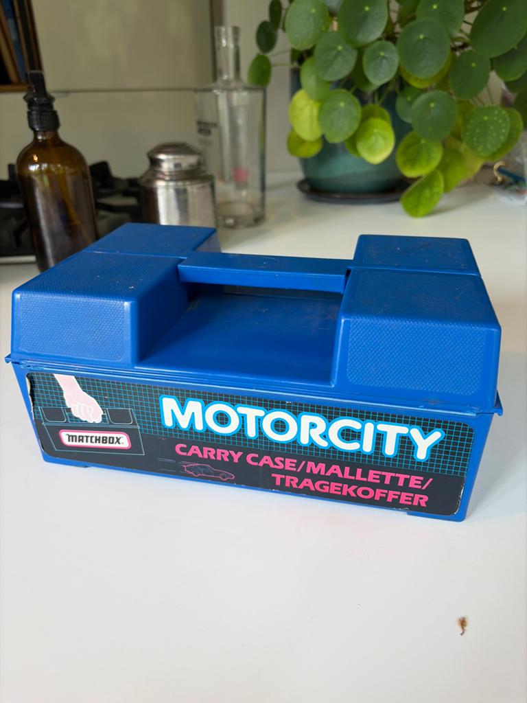 Vintage Matchbox Motorcity Draagkoffer met Auto's en Vliegtu, Ophalen of Verzenden, Gebruikt