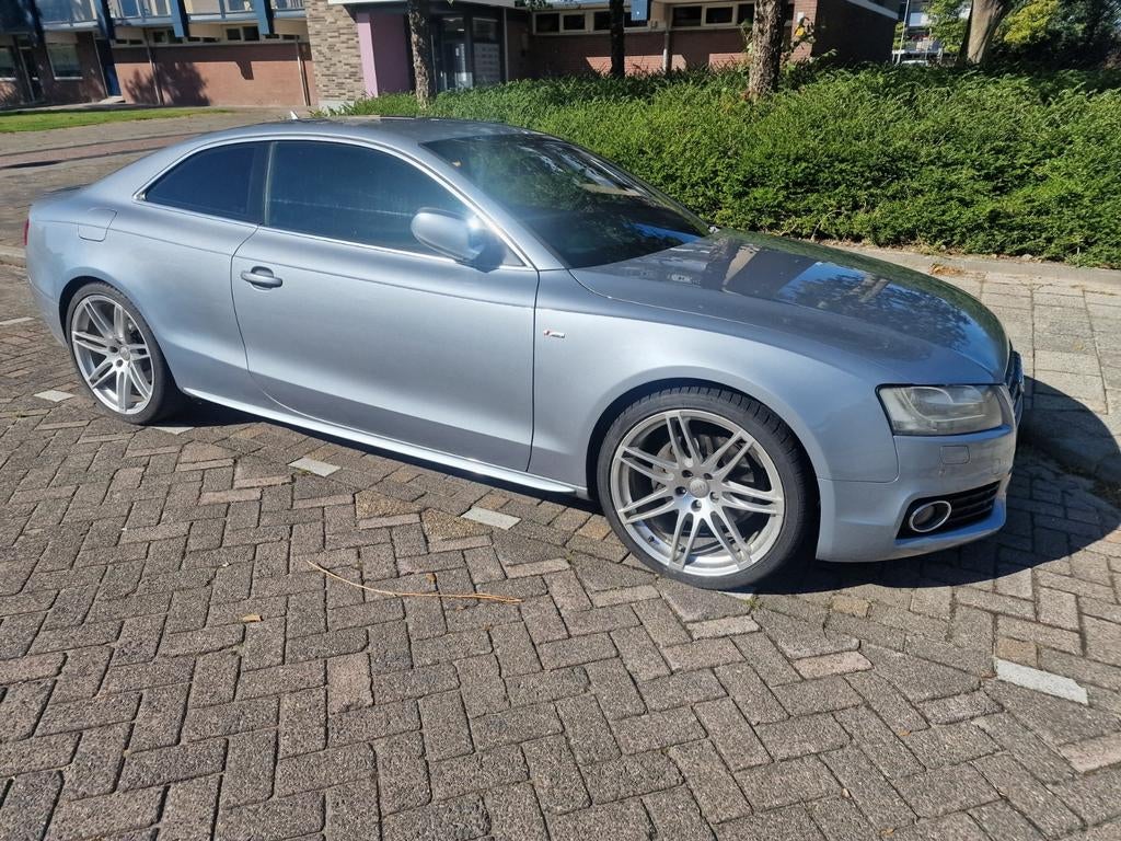 Audi A5 2.0 Tfsi 211pk Quattro 2011 Grijs, Auto's, Audi, Zwart, 4 cilinders, 1984 cc, 4 stoelen