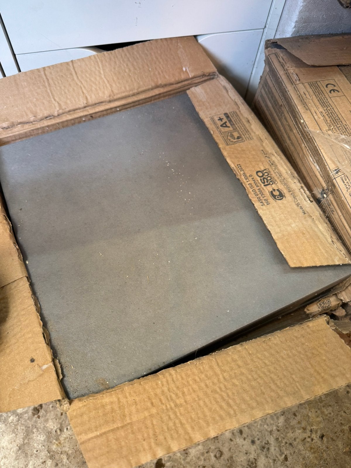 Antraciet badkamer/toilet tegels, Ophalen, 50 tot 150 cm, Zo goed als nieuw, 10 tot 30 cm