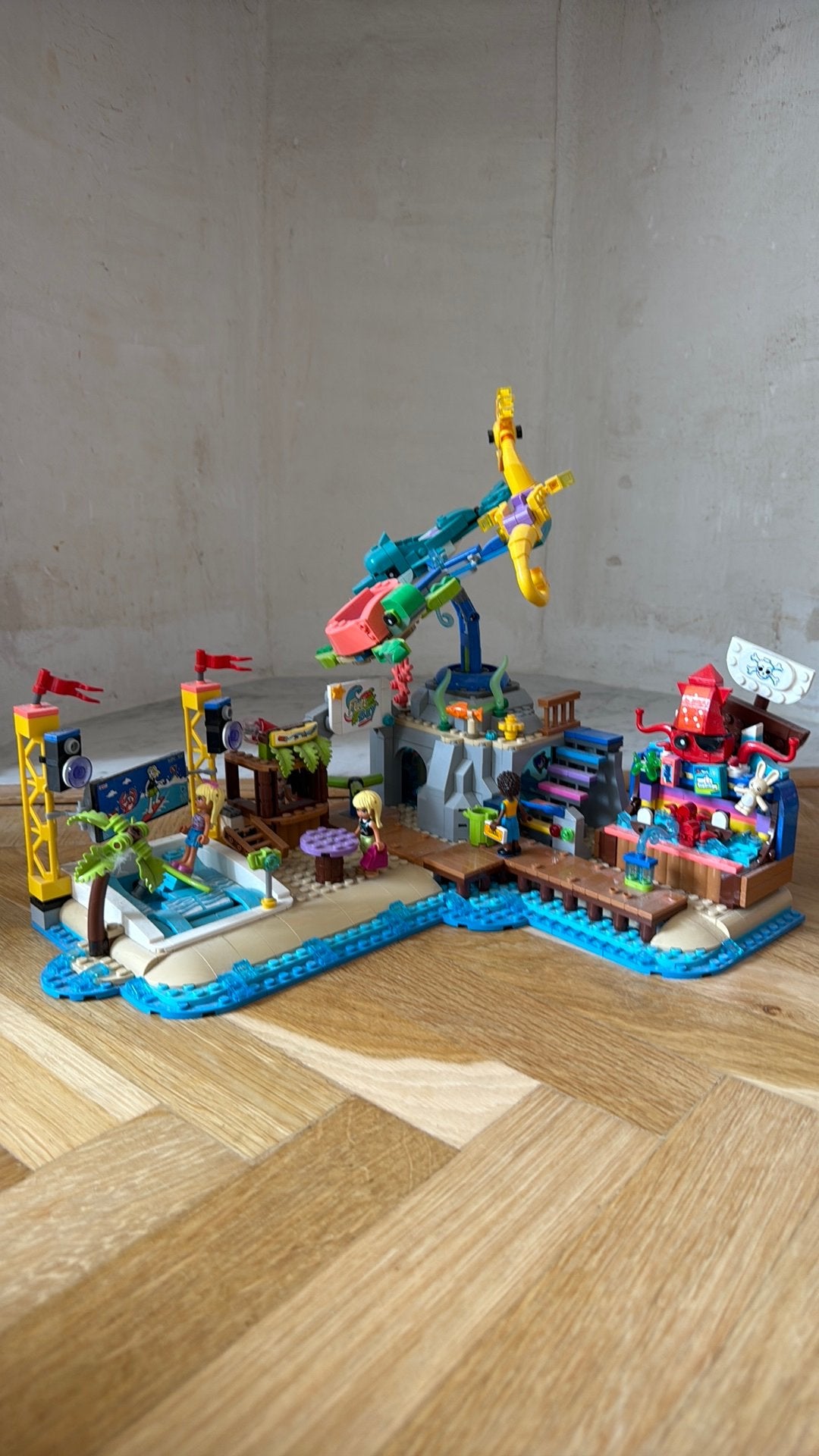 Lego Friends Waterpark met Surfen, Draaimolen en Strandbar, Inclusief minifiguren, Gebruikt, Lego, Friends