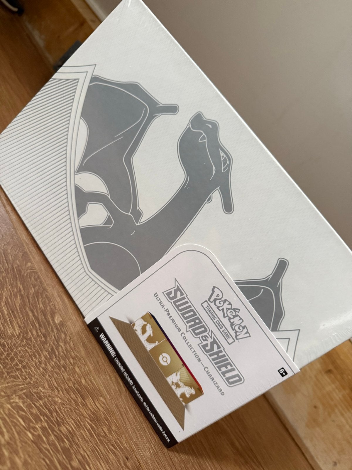 Pokémon Sword & Shield Ultra Premium Collection Charizard, Ophalen of Verzenden, Nieuw, Overige typen