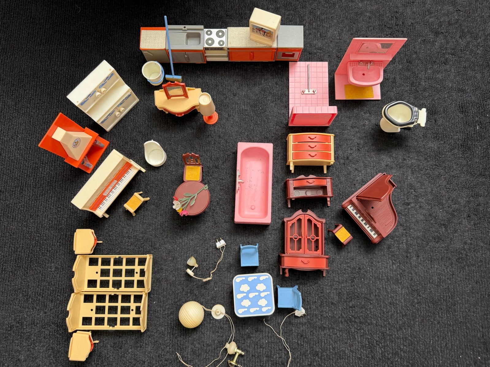 Vintage poppenhuis meubeltjes jaren 60/70 - Grote set, Ophalen of Verzenden, Gebruikt, Poppenhuis