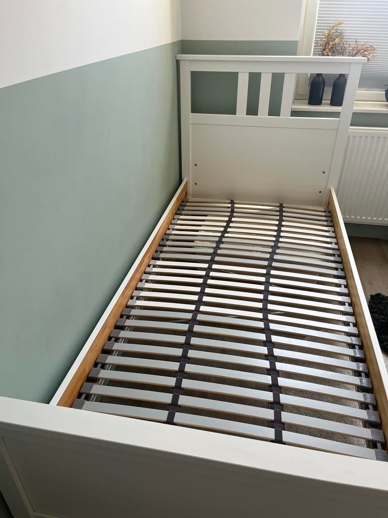 IKEA Hemnes bed (90x200) met Lönset lattenbodem, Huis en Inrichting, Slaapkamer | Bedden, Ophalen, Gebruikt, 90 cm, Eenpersoons