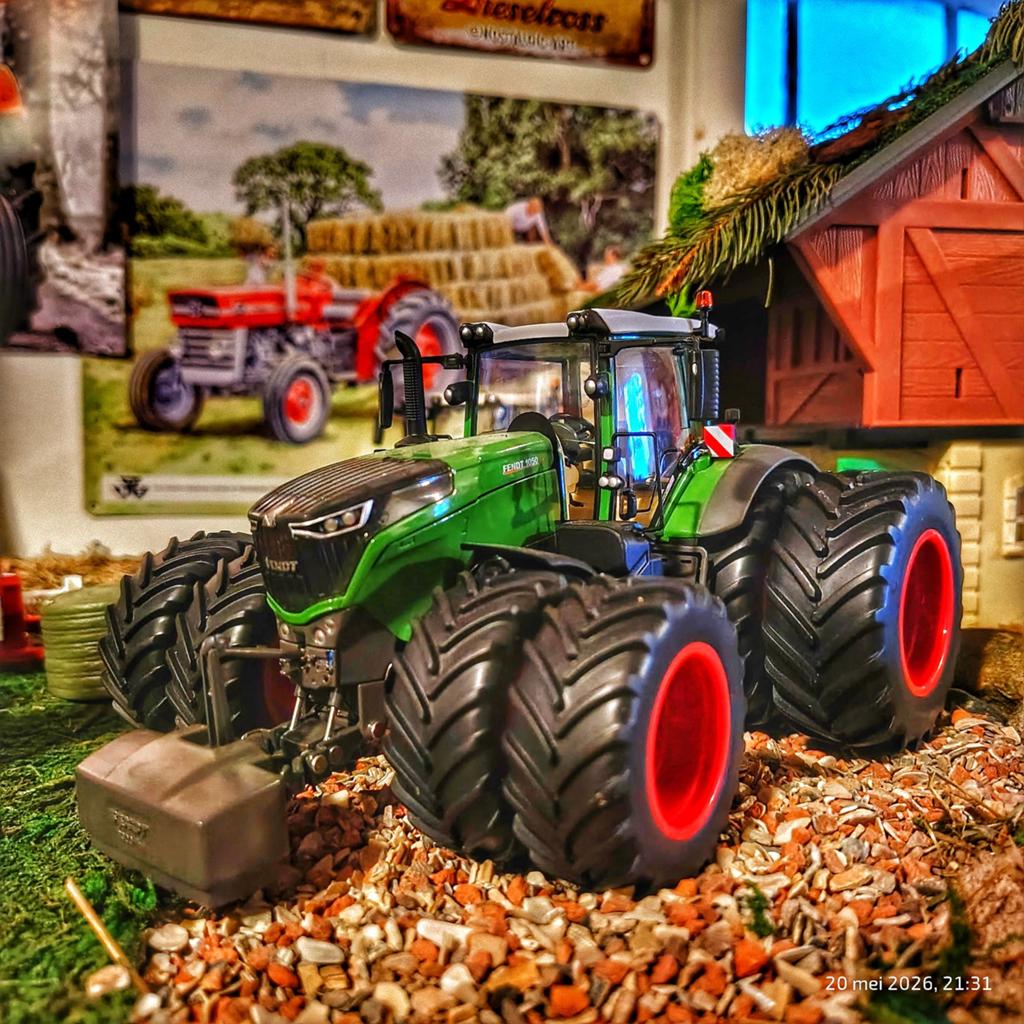 DIVERSE TRACTOREN 1:32, Hobby en Vrije tijd, Modelauto's | 1:32, Ophalen of Verzenden, Tractor of Landbouw, SIKU