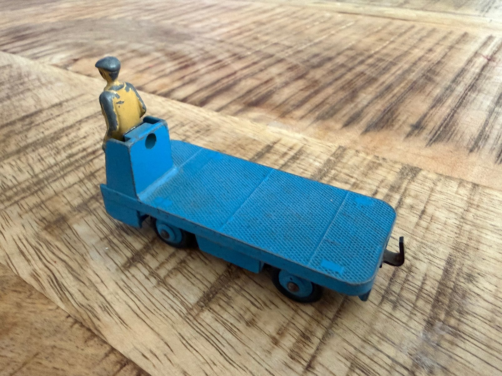 Dinky Toys BEV Truck. No 14A., Ophalen of Verzenden, Gebruikt, Bus of Vrachtwagen, Dinky Toys