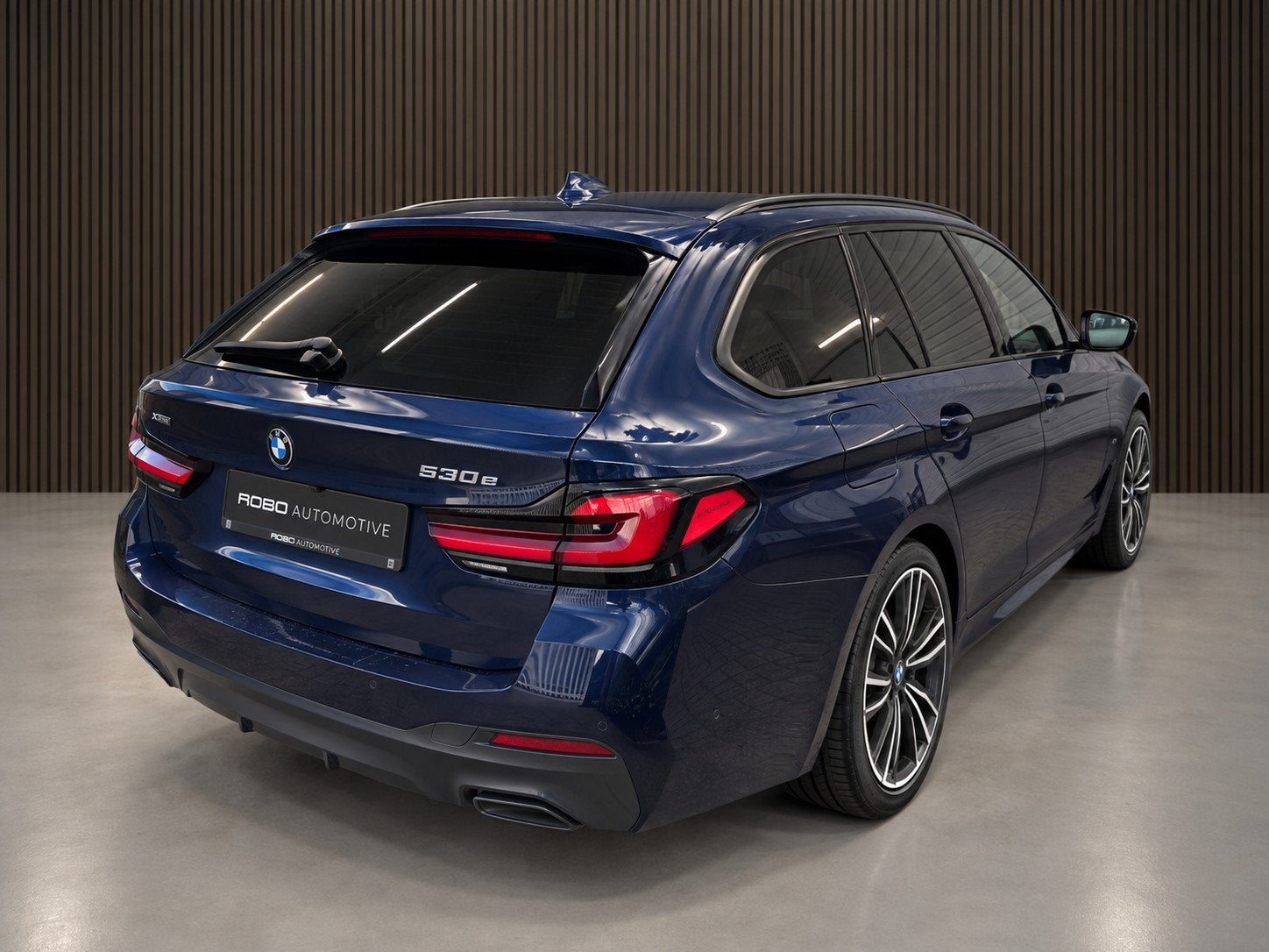 BMW 5 Serie Touring 530e xDrive Business Edition Plus M Spor, Auto's, 1998 cc, 1935 kg, Gebruikt, Euro 6