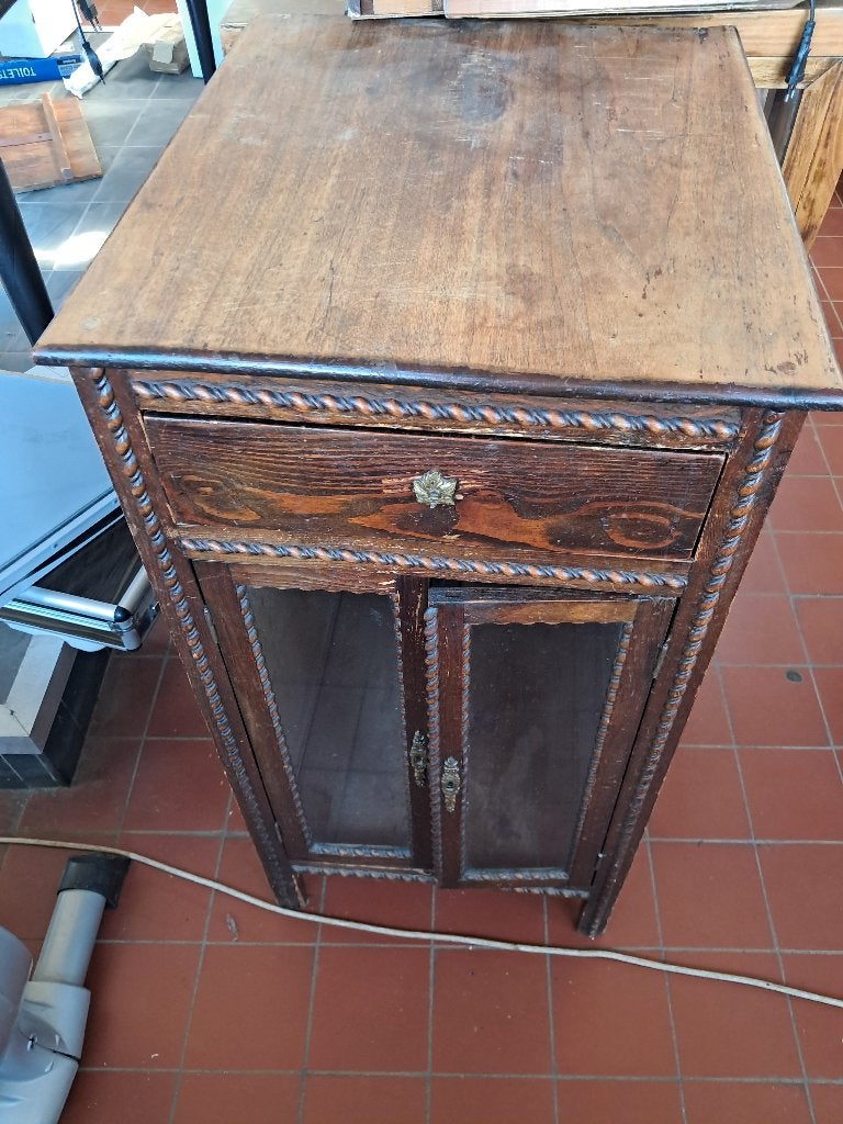 Houten vitrinekastje met lade en glazen deuren  CS27311, Antiek en Kunst, Ophalen