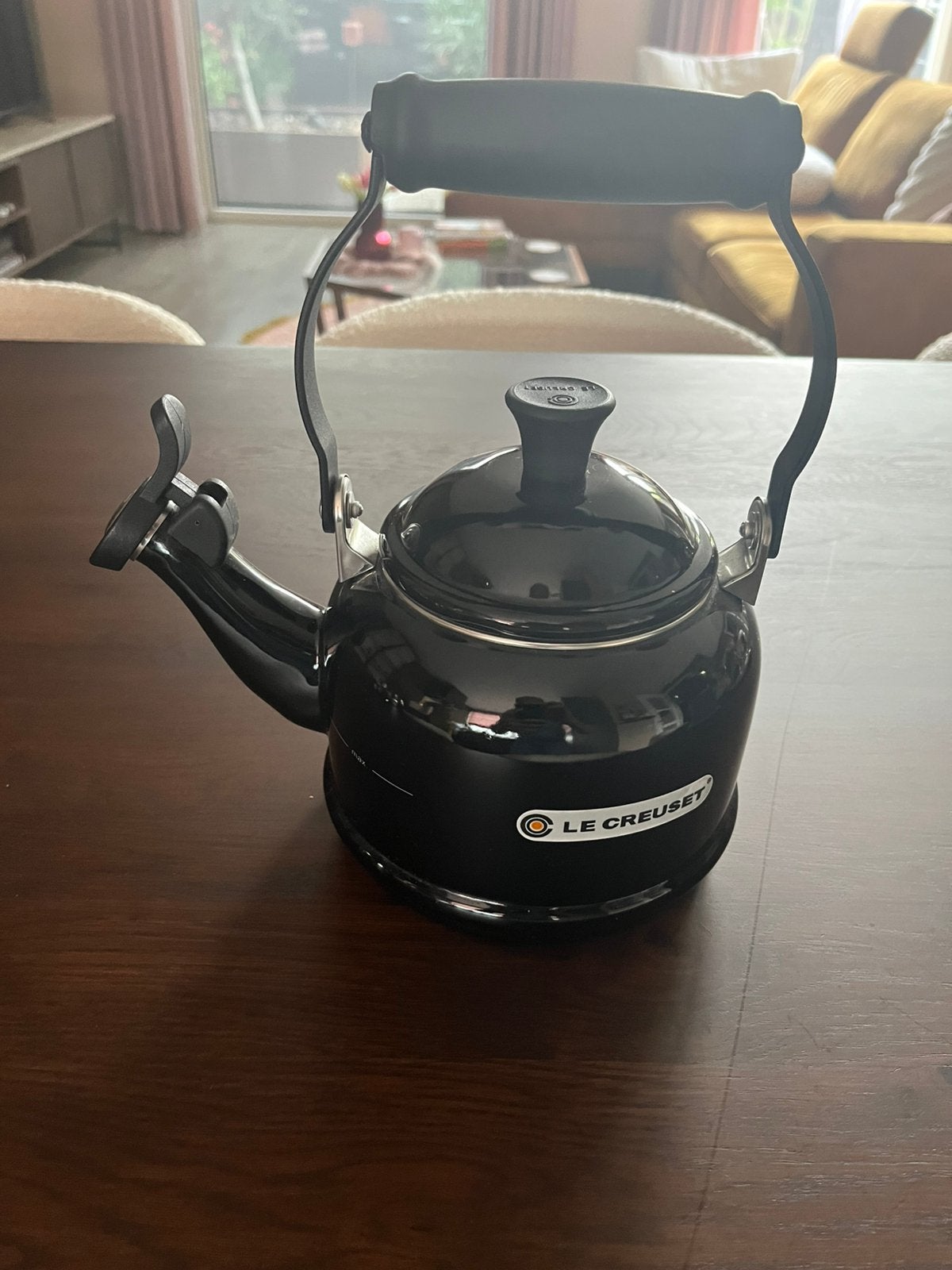 Fluitketel “Le Creuset” zwart, Witgoed en Apparatuur, 1 tot 2 liter, Ophalen of Verzenden, Zo goed als nieuw, Draadloos