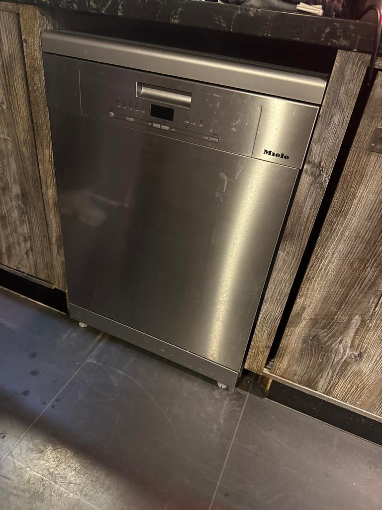 Miele vaatwasser met F11 storing (voor onderdelen/reparatie), Ophalen, 60 cm of meer, Niet werkend, Vrijstaand
