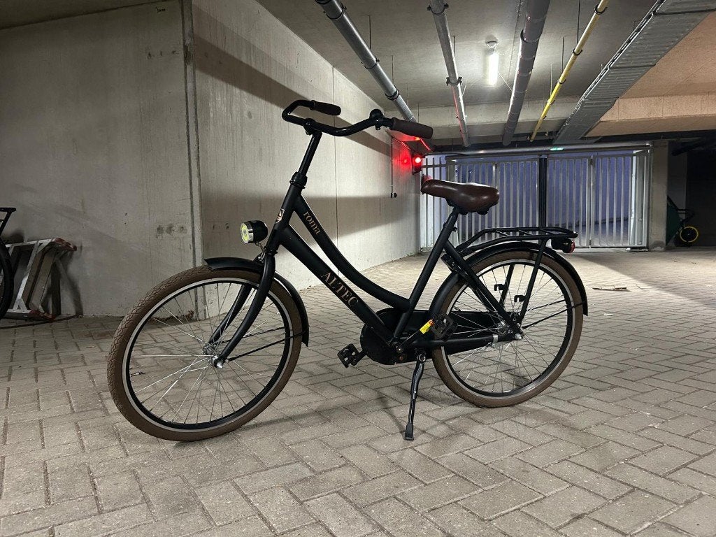 meisjesfiets Altec 24inch, Fietsen en Brommers, Fietsen | Meisjes, Ophalen, Terugtraprem, Altec, 24 inch