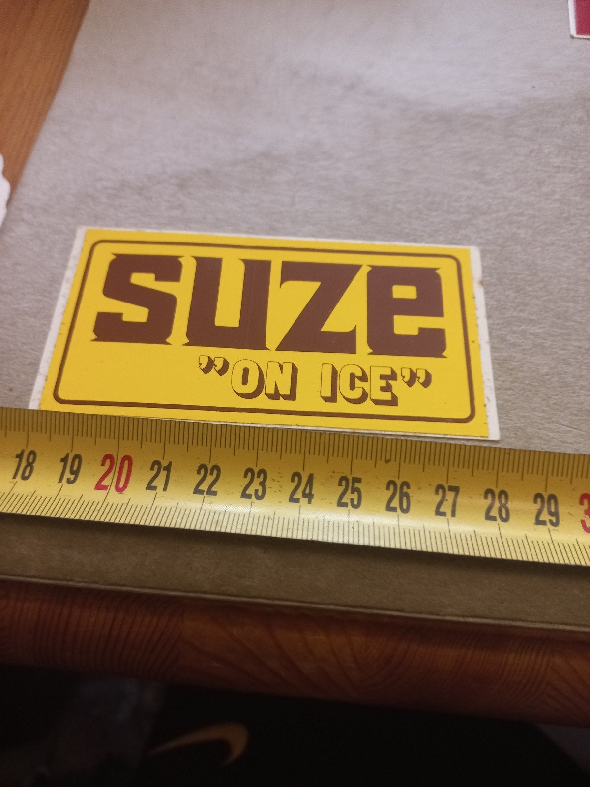 Vintage Suze On Ice Sticker - Geel/Bruin, Verzamelen, Ophalen of Verzenden
