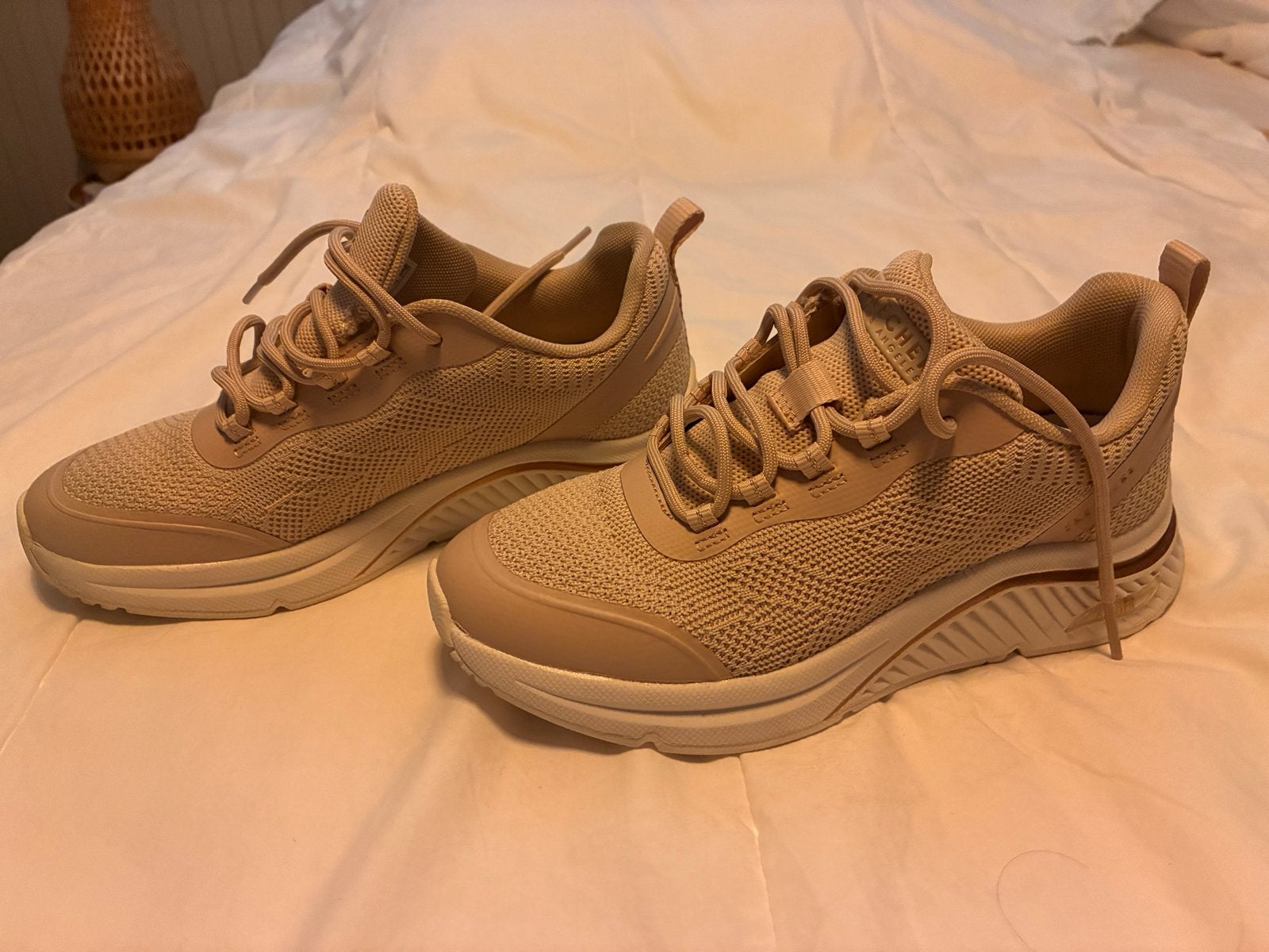 Skechers Arch Fit sneakers maat 36 - Zo goed als nieuw, Beige, Nieuw, Ophalen of Verzenden, Sneakers of Gympen