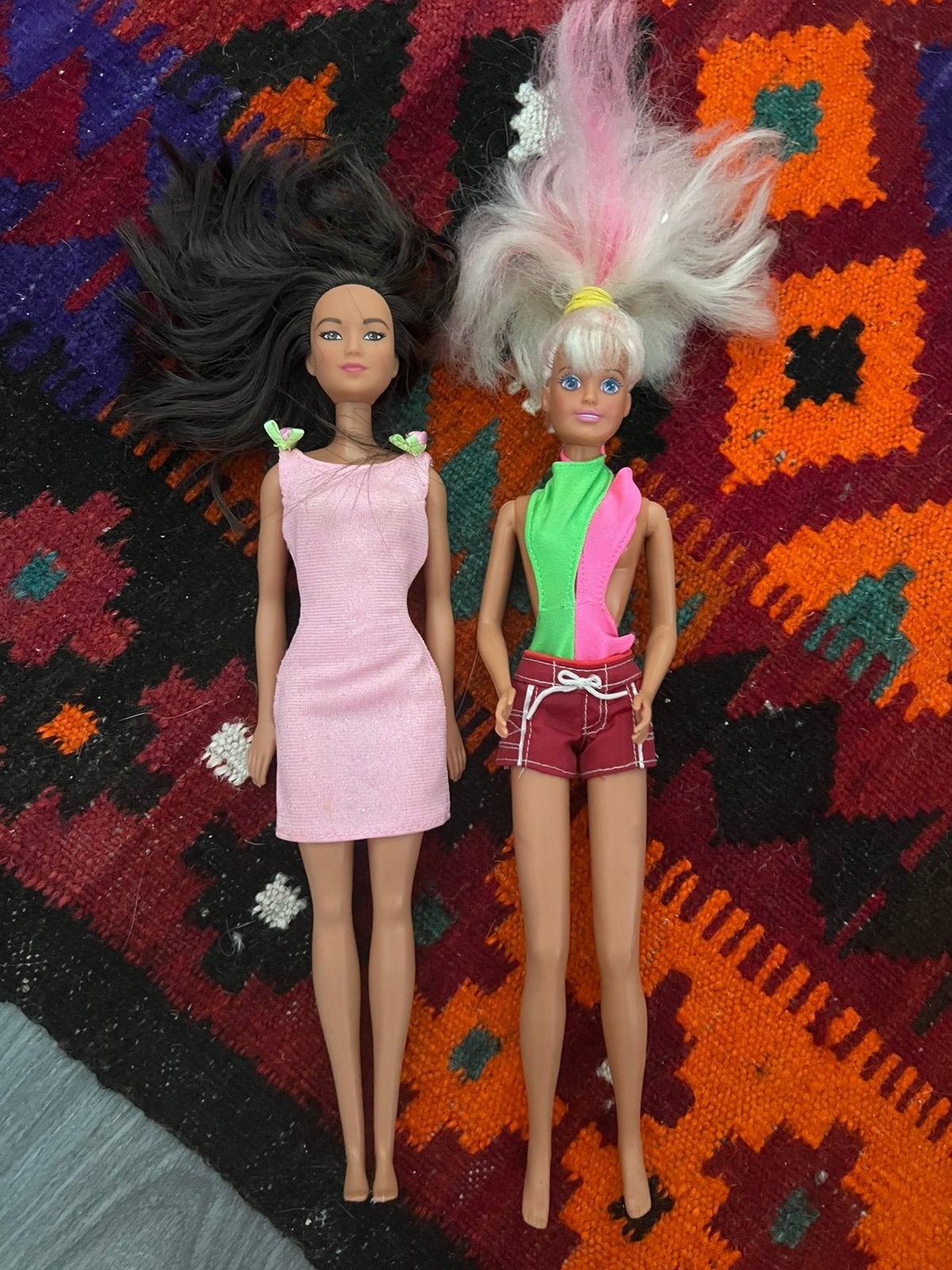 2 Vintage Barbies Mattel Sindy barbiepoppen kleding poppen, Kinderen en Baby's, Ophalen of Verzenden, Zo goed als nieuw, Barbie
