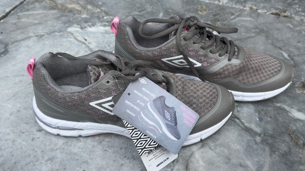 Dames schoenen Umbro Maat 40, Zwart, Umbro, Ophalen of Verzenden, Sneakers of Gympen