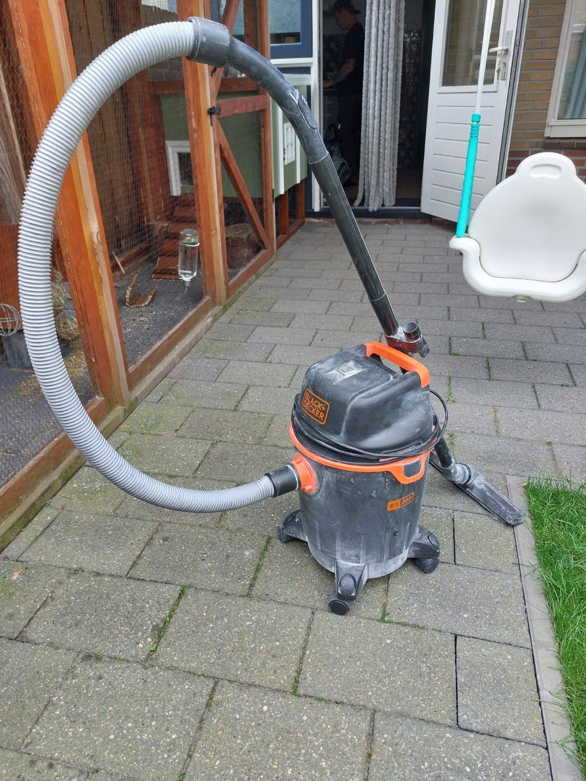 Black+Decker BXVC20PE Nat- en Droogzuiger, Ophalen, Inclusief accessoires, Gebruikt, Industriële stofzuiger