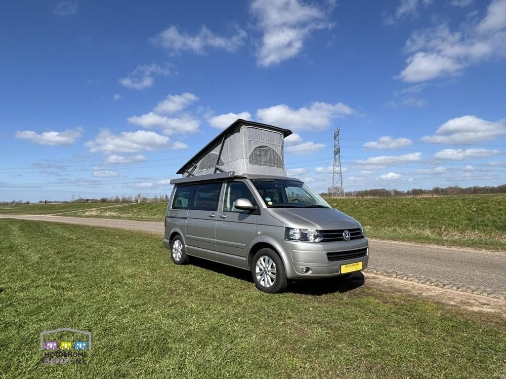 Volkswagen California T5 | 2013 | 4-slaapplaatsen | Trekhaak, Niet ingevuld, Buscamper of Camperbus, Koelkast, Volkswagen