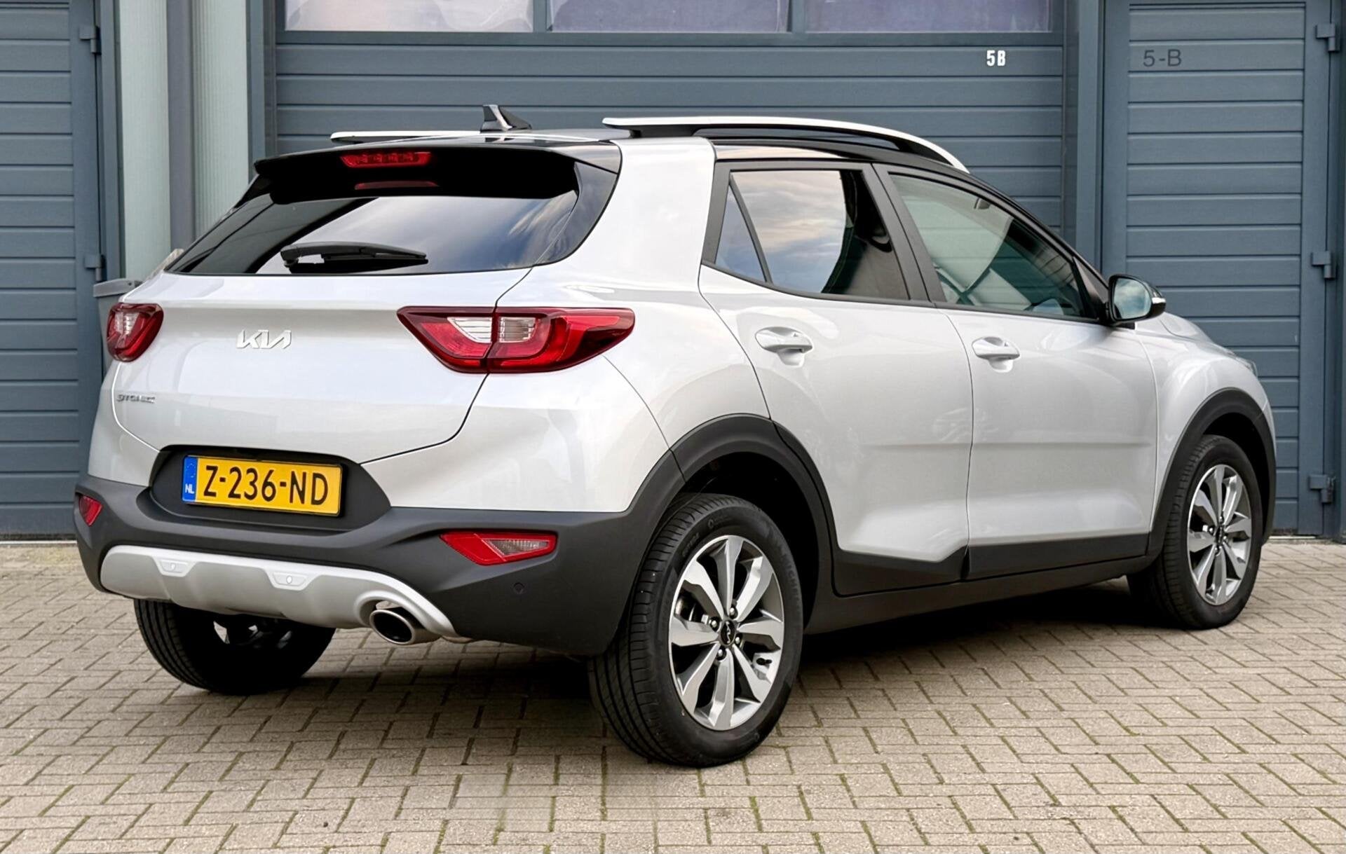 Kia Stonic 1.0 T-GDi MHEV DynamicLine | LAGE KM | 2023 | Hog, Auto's, Voorwielaandrijving, Dealer onderhouden, Gebruikt, 1095 kg
